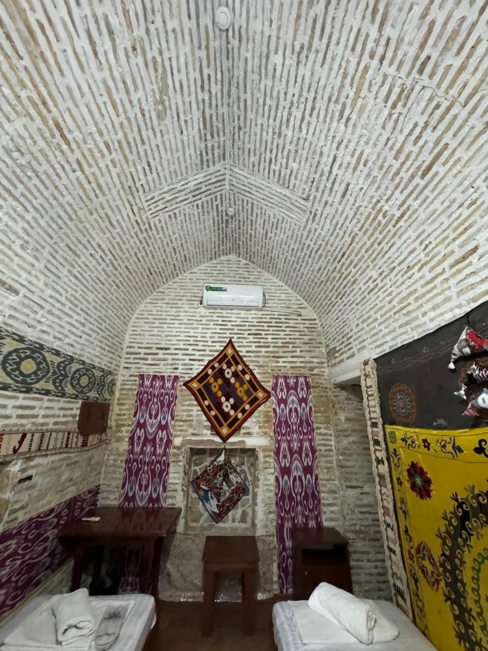 Ohun 18Th Century Caravansarai Bukhara Esterno foto